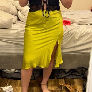 Elegant Green Skirt with Slit